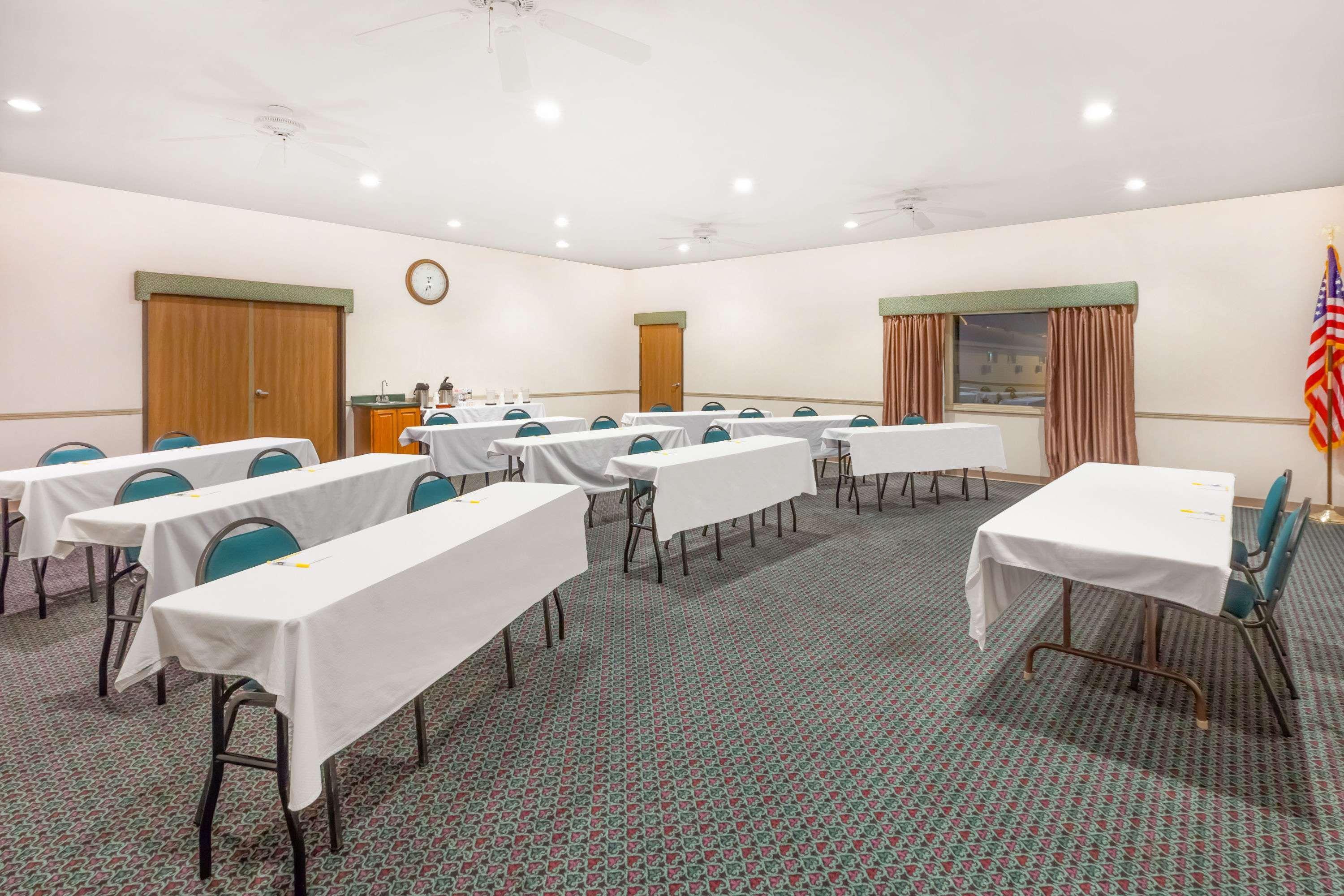 Days Inn By Wyndham Alpena Buitenkant foto
